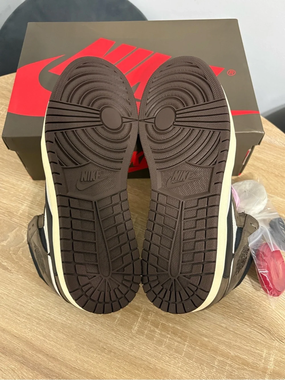 Jordan 1 low × Travis Scott Mocha High